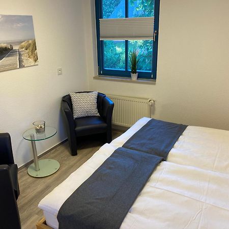Familienfreundliches Reetdachhaus Weissdorn 2 Vila Puddemin Exterior foto