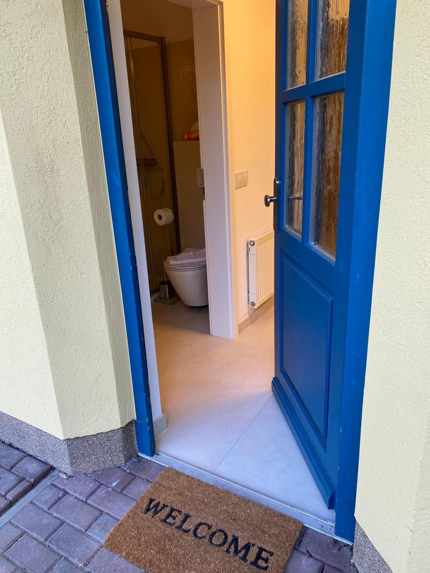 Familienfreundliches Reetdachhaus Weissdorn 2 Vila Puddemin Exterior foto