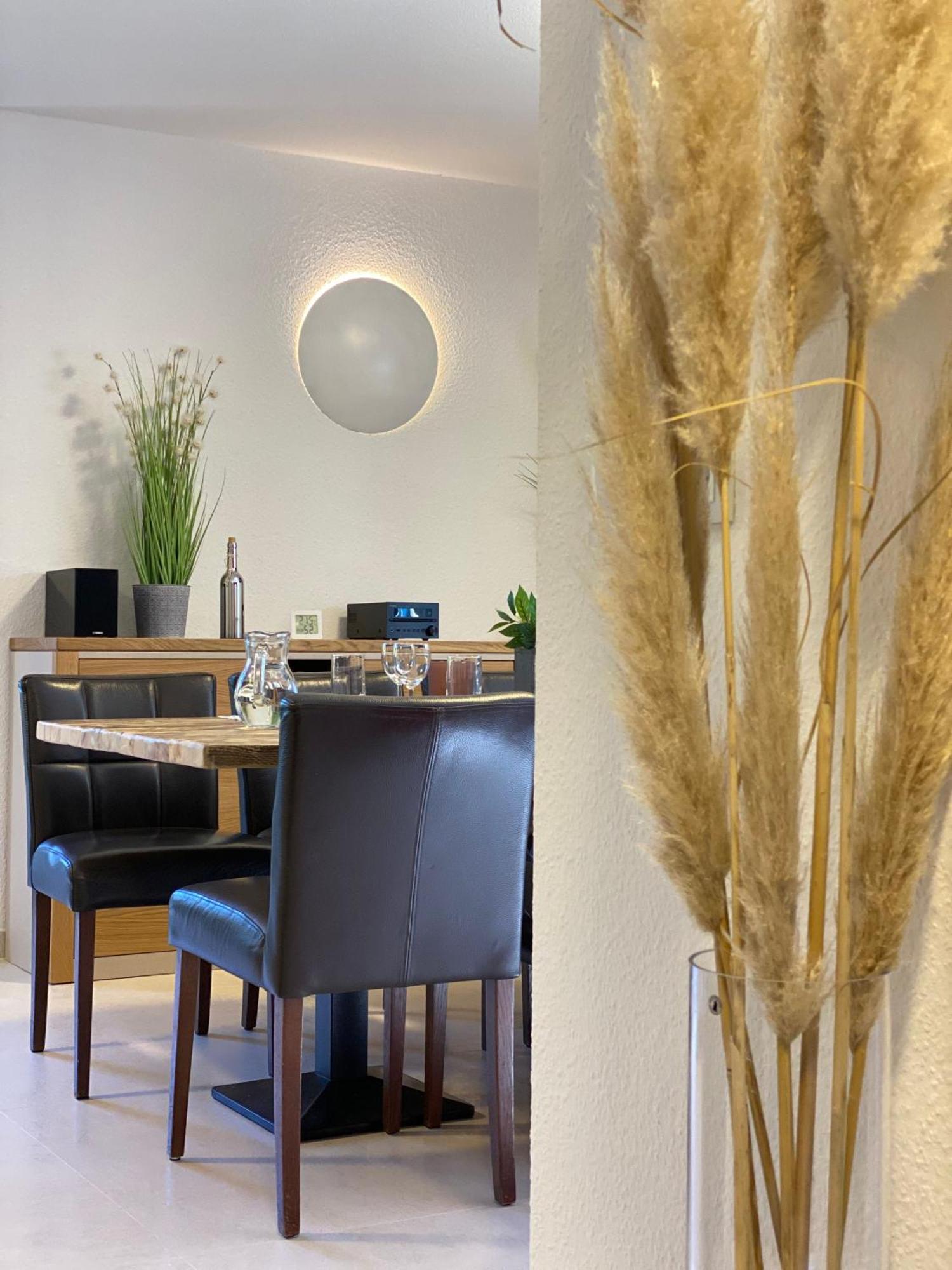 Familienfreundliches Reetdachhaus Weissdorn 2 Vila Puddemin Exterior foto